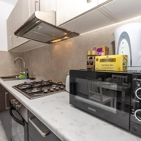 Luigi 1 Bedroom Апартаменты *