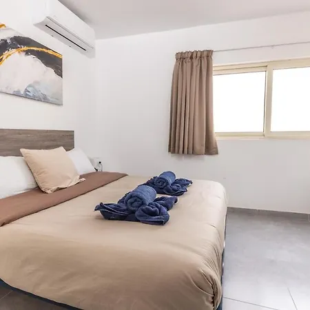Luigi 1 Bedroom Апартаменты Сент-Полс-Бей